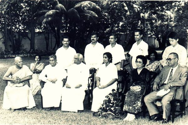 N. W. Odiris Perera With Prime Minister D. B. Wijetunga and Hema Premadasa